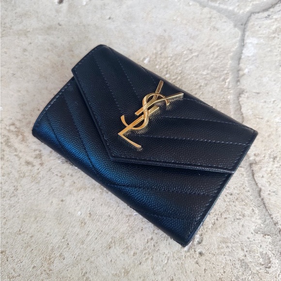 YSL CASSANDRE MATELASSÉ SMALL ENVELOPE WALLET IN GRAIN DE POUDRE LEATHER - Picture 15 of 15